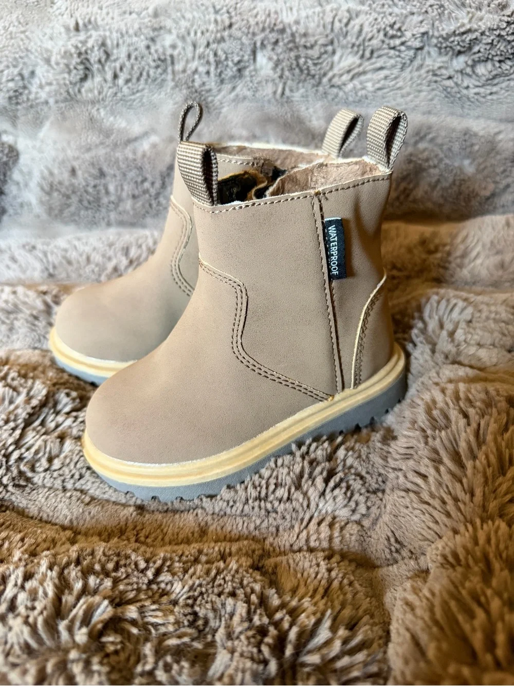H&M Tan Toddler Ankle Boots with Gray Soles size 4/5